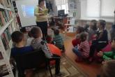 Picii clasei I &icirc;n vizită la biblioteca școlii