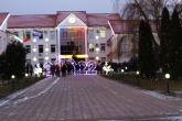 &Icirc;n scuarul Consiliului raional Dubăsari a fost inaugurat Pomul de Crăciun