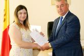 Cetățenii străini continuă să depună jurăm&acirc;ntul de credință Republicii Moldova &icirc;n fața conducerii raionului Dubăsari și a simbolurilor de stat