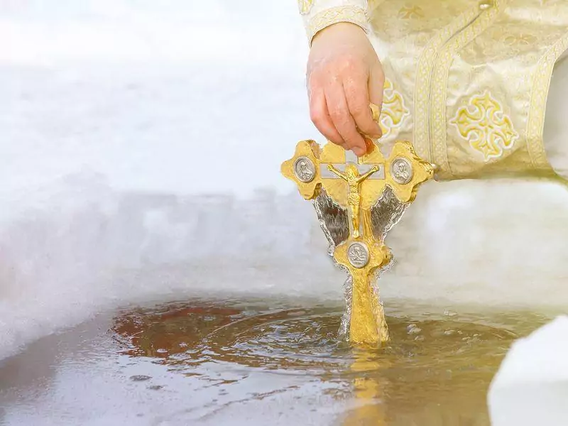 Recomandări &icirc;n timpul scăldatului de Bobotează